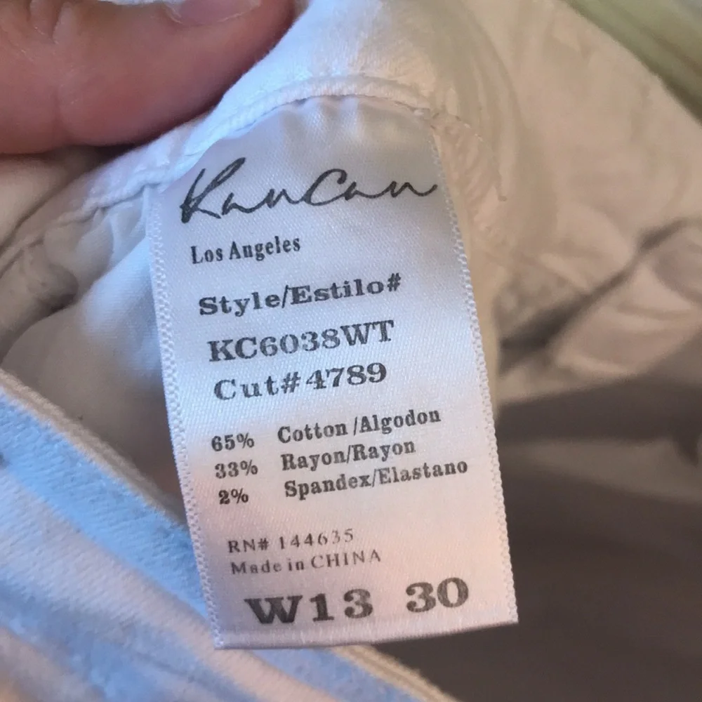 Kancan High Rise Distressed White Jeans Size 30